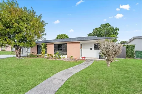 7835 W 16th Court Hialeah FL 33014