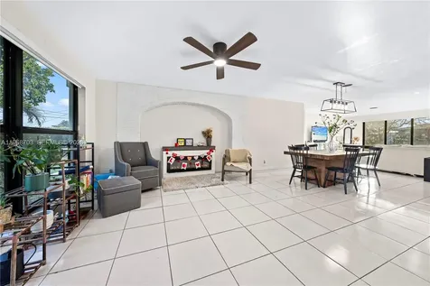 7835 W 16th Court Hialeah FL 33014