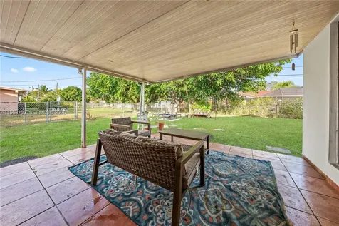 7835 W 16th Court Hialeah FL 33014