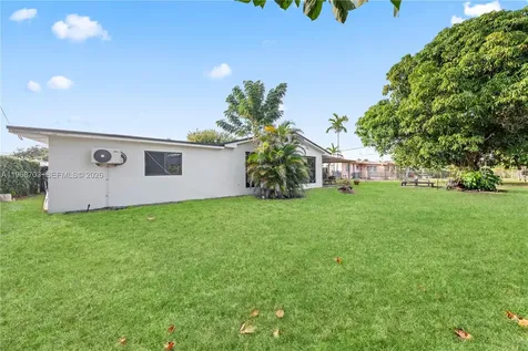 7835 W 16th Court Hialeah FL 33014