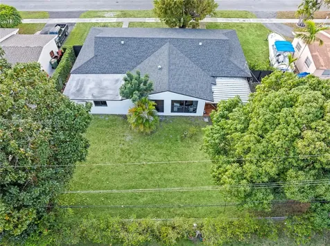 7835 W 16th Court Hialeah FL 33014