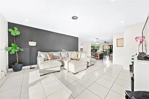 7835 W 16th Court Hialeah FL 33014