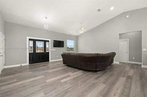 189 N Oleander Avon Park FL 33825