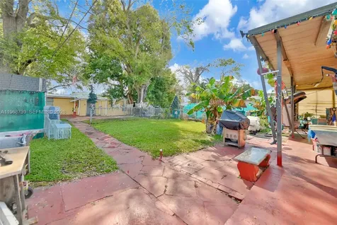 811 NW 24th Court Miami FL 33125