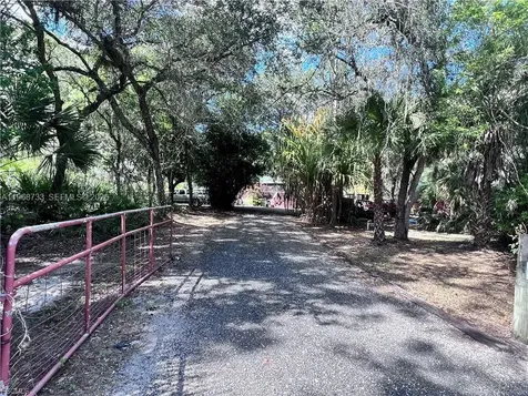 680 S Arboleda Clewiston FL 33440