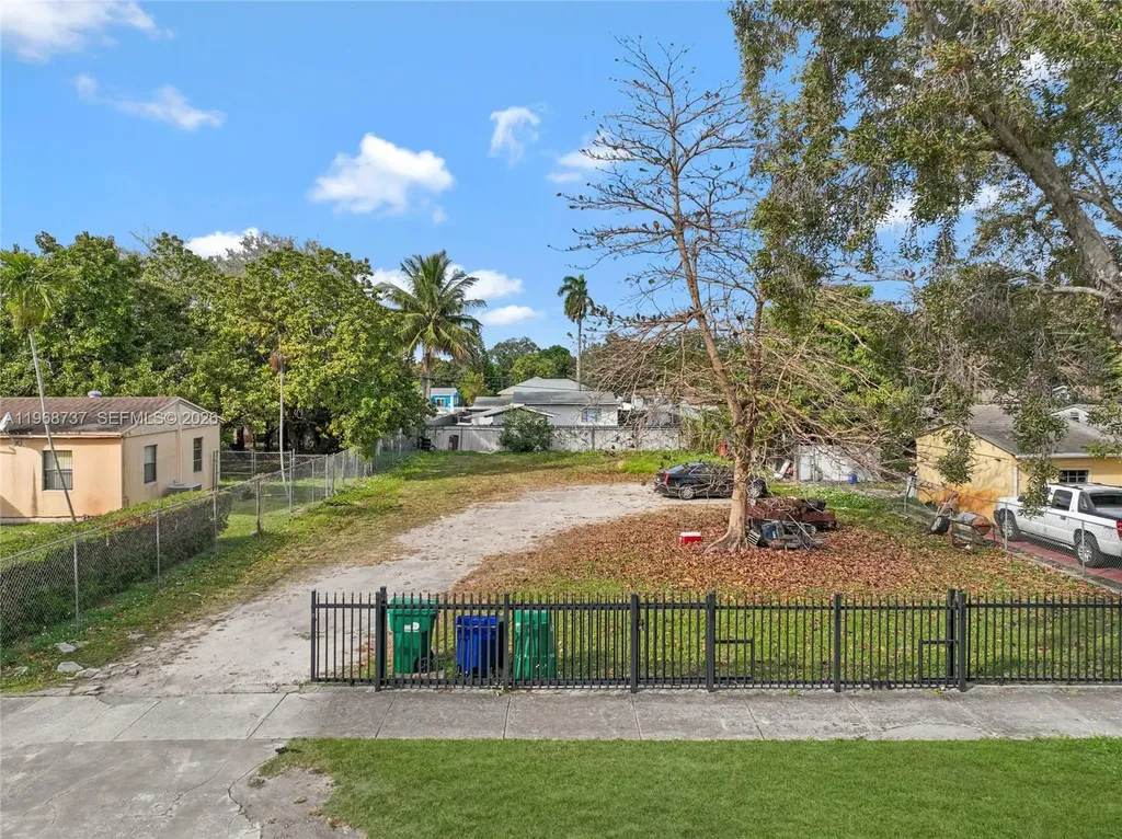 1437 NW 99th Street Miami FL 33147