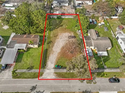 1437 NW 99th Street Miami FL 33147