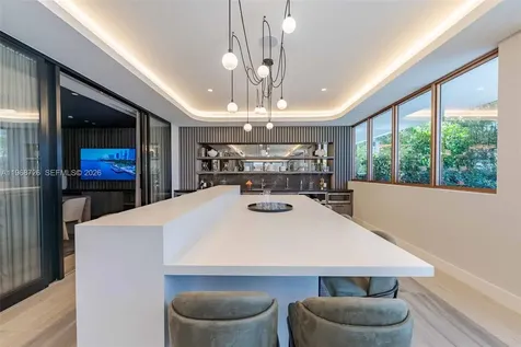3900 Alton Road Miami Beach FL 33140