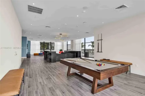 1642 NE 1st Avenue Miami FL 33132