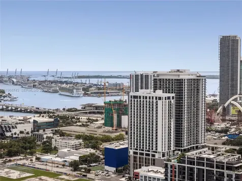 1642 NE 1st Avenue Miami FL 33132