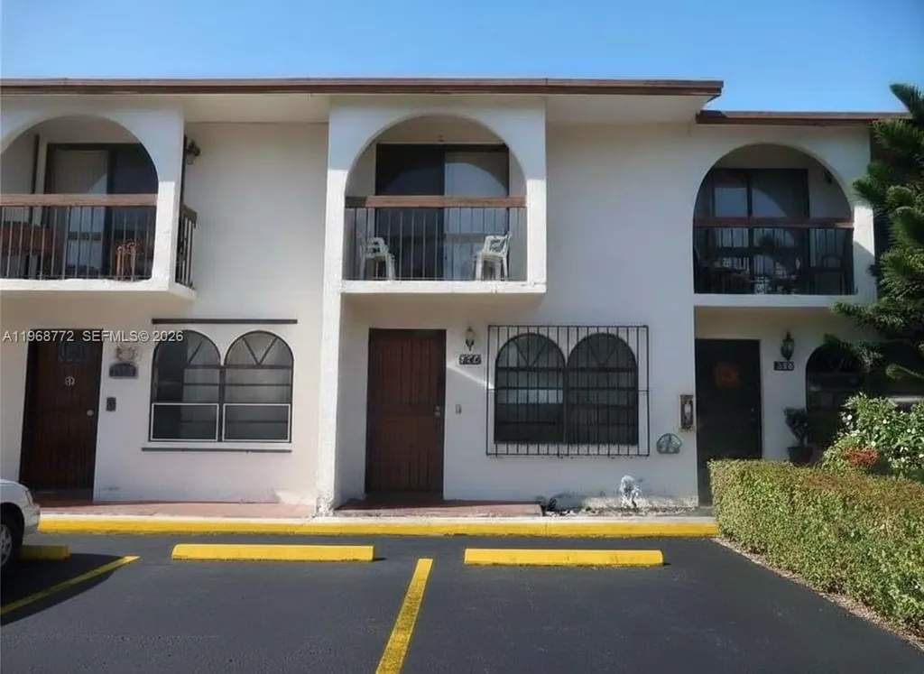 1082 W 79th Street Hialeah FL 33014