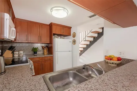 1082 W 79th Street Hialeah FL 33014