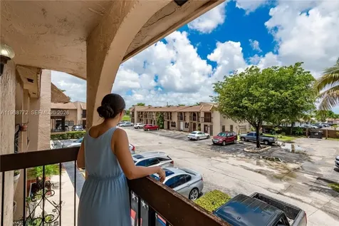 1082 W 79th Street Hialeah FL 33014