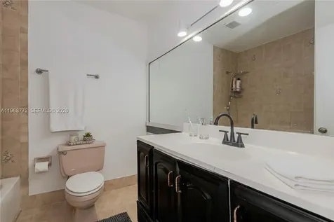 1082 W 79th Street Hialeah FL 33014