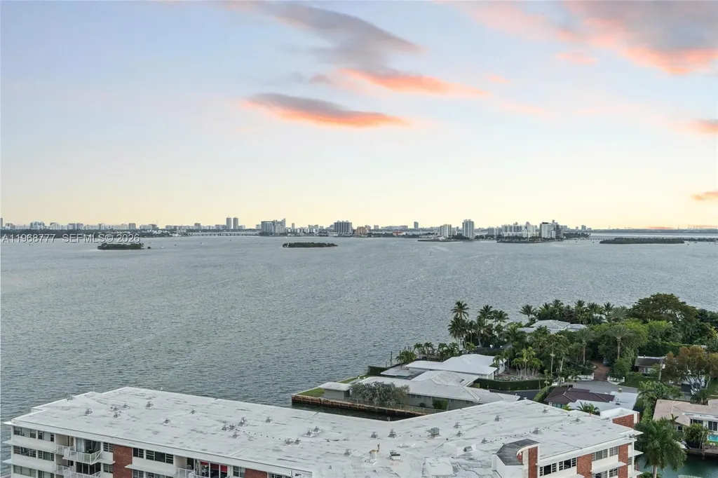 4000 Towerside Terrace Miami FL 33138