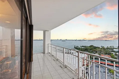 4000 Towerside Terrace Miami FL 33138