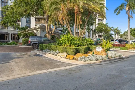 4000 Towerside Terrace Miami FL 33138