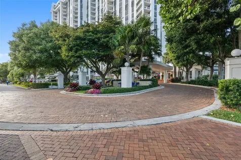 4000 Towerside Terrace Miami FL 33138