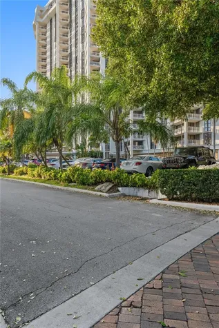 4000 Towerside Terrace Miami FL 33138