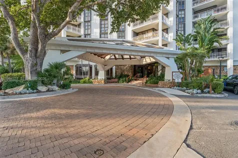 4000 Towerside Terrace Miami FL 33138