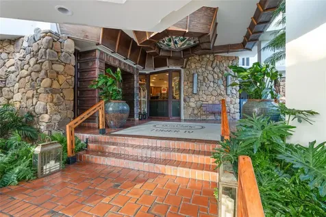 4000 Towerside Terrace Miami FL 33138