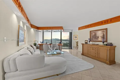 4000 Towerside Terrace Miami FL 33138