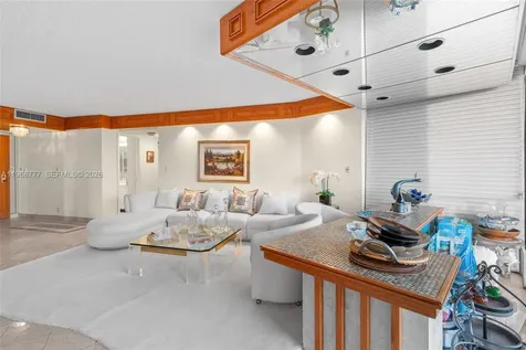 4000 Towerside Terrace Miami FL 33138