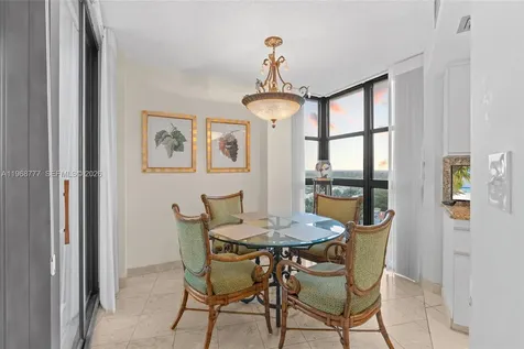 4000 Towerside Terrace Miami FL 33138