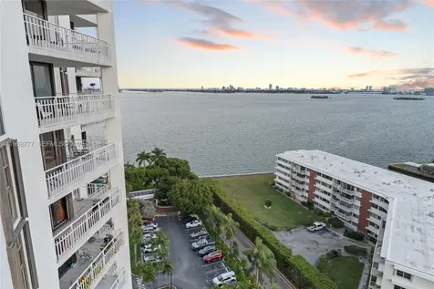 4000 Towerside Terrace Miami FL 33138