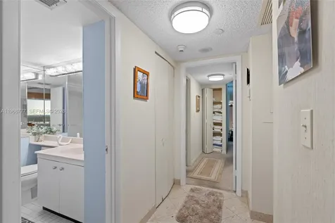 4000 Towerside Terrace Miami FL 33138