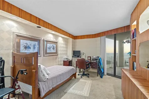 4000 Towerside Terrace Miami FL 33138