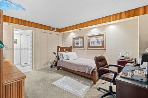 4000 Towerside Terrace Miami FL 33138