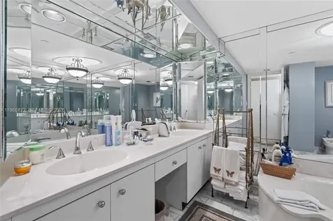 4000 Towerside Terrace Miami FL 33138