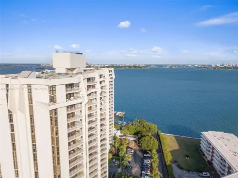 4000 Towerside Terrace Miami FL 33138