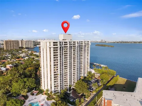 4000 Towerside Terrace Miami FL 33138