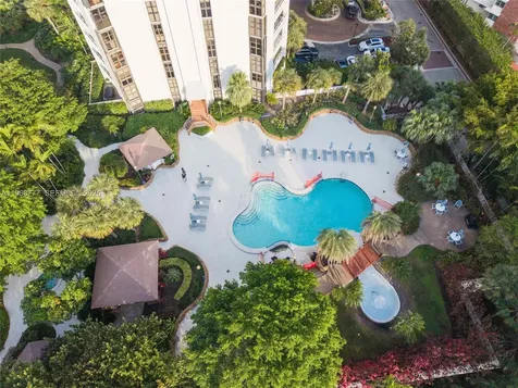 4000 Towerside Terrace Miami FL 33138