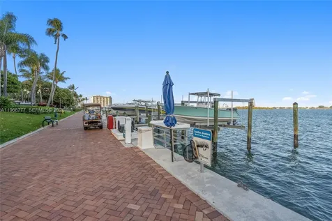 4000 Towerside Terrace Miami FL 33138