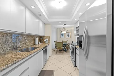 4000 Towerside Terrace Miami FL 33138