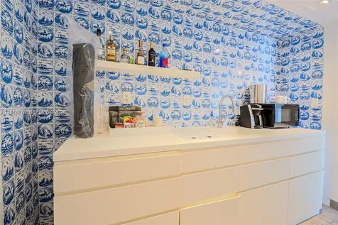 1100 West Avenue Miami Beach FL 33139