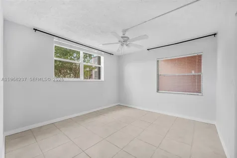 2861 Somerset Drive Lauderdale Lakes FL 33311
