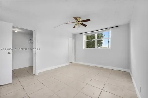 2861 Somerset Drive Lauderdale Lakes FL 33311