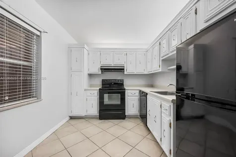 2861 Somerset Drive Lauderdale Lakes FL 33311