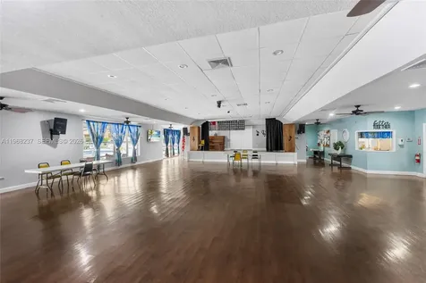2861 Somerset Drive Lauderdale Lakes FL 33311