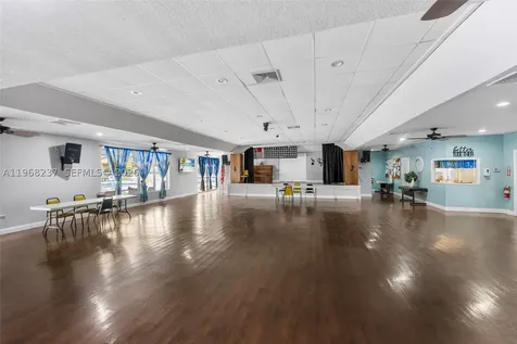 2861 Somerset Drive Lauderdale Lakes FL 33311