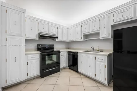2861 Somerset Drive Lauderdale Lakes FL 33311