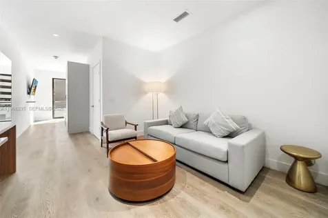 229 SW 9th Street Miami FL 33130