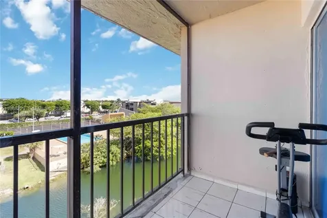 8895 Fontainebleau Boulevard Miami FL 33172