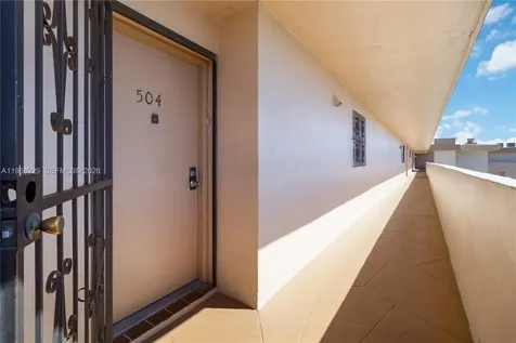 8895 Fontainebleau Boulevard Miami FL 33172