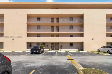 8895 Fontainebleau Boulevard Miami FL 33172