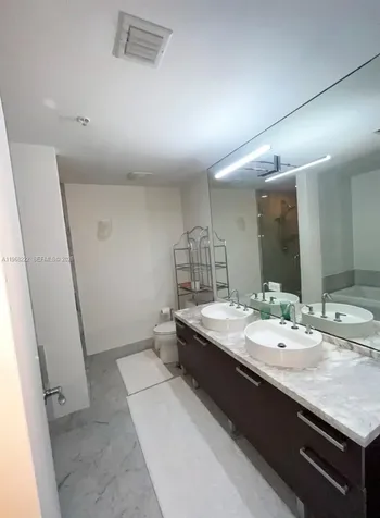 253 NE 2nd Street Miami FL 33132